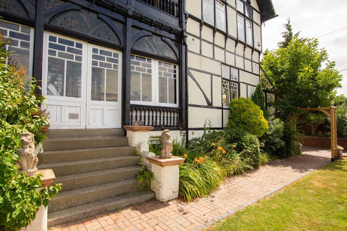 Steps up to the front door at Fairlea Grange striking gothic townhouse in the heart of Abergavenny self catering accommodation www.bhhl.co.uk